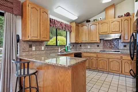 Kitchen - 936 Valley View Dr, Healdsburg, CA 95448 photo 1 of 1
