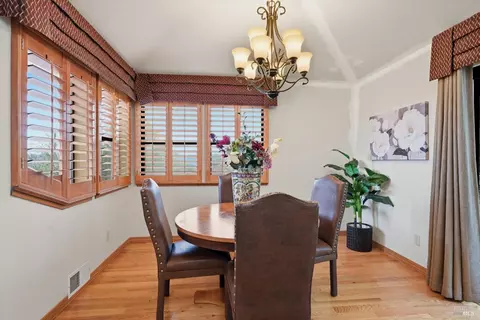 Dining - 936 Valley View Dr, Healdsburg, CA 95448 photo 1 of 2