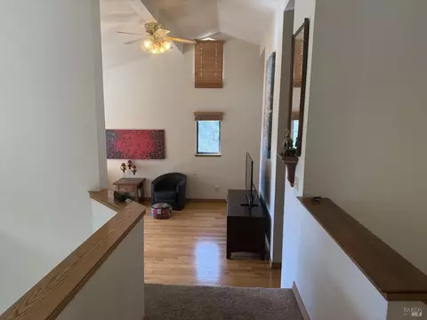 Entry Way - 936 Valley View Dr, Healdsburg, CA 95448 photo 3 of 4