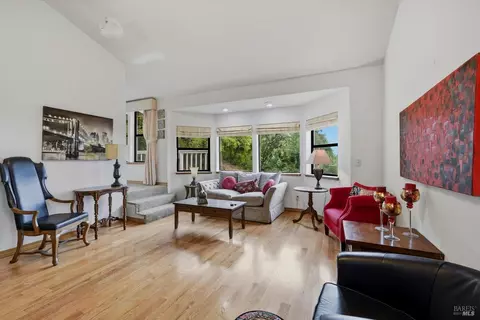 Living - 936 Valley View Dr, Healdsburg, CA 95448 photo 2 of 3