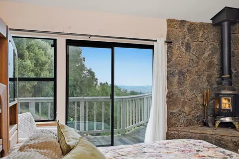 Bedroom - 936 Valley View Dr, Healdsburg, CA 95448 photo 2 of 3