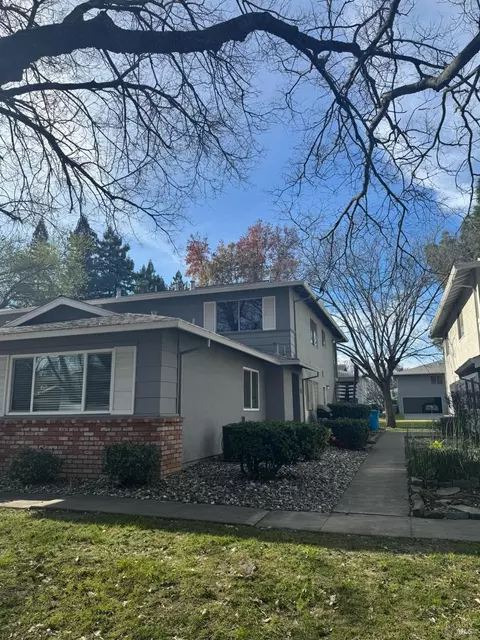 125 Del Rio Ct #4, Vacaville, CA 95687
