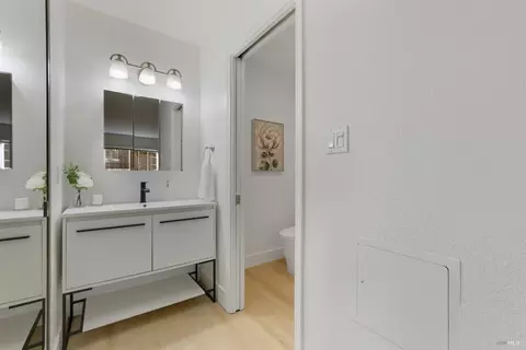 Bath - 845 Division St #B, Pleasanton, CA 94566 photo 3 of 3