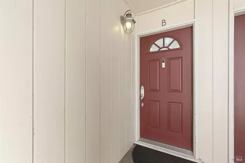Entry Way - 845 Division St #B, Pleasanton, CA 94566 photo 2 of 2