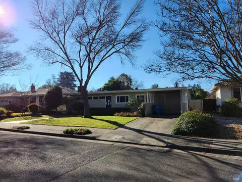1644 Julianne Pl, Santa Rosa, CA 95404