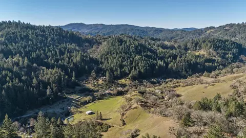 8400 Cave Creek Rd, Redwood Valley, CA 95470