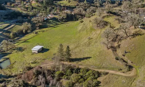 8400 Cave Creek Rd, Redwood Valley, CA 95470