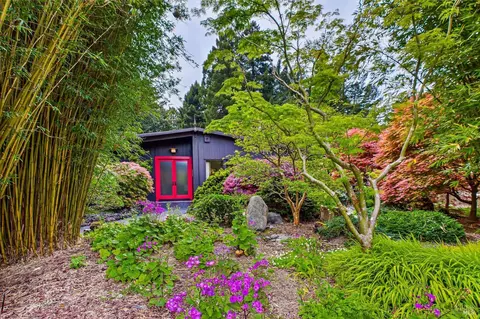 Exterior - 2300 S St, Eureka, CA 95501 photo 2 of 32