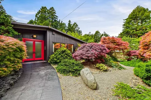 Exterior - 2300 S St, Eureka, CA 95501 photo 5 of 32