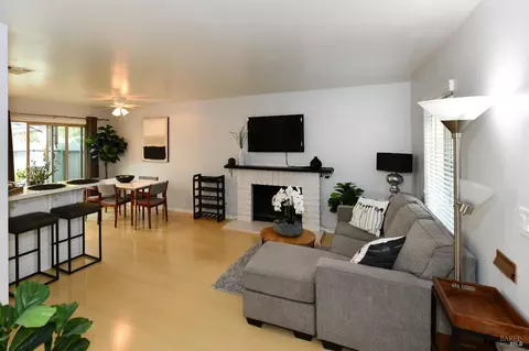 1118 Marina Dr, Napa, CA 94559