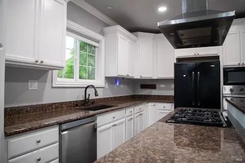504 Palms Dr, Martinez, CA 94553 photo 9