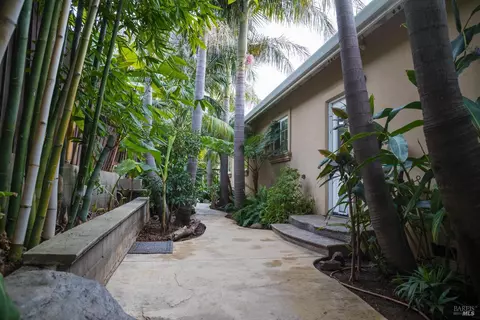 504 Palms Dr, Martinez, CA 94553 photo 2