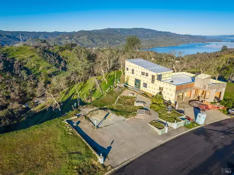 1131 Headlands Dr, Napa, CA 94558