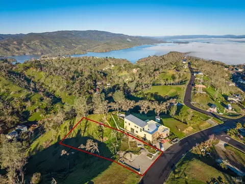 1131 Headlands Dr, Napa, CA 94558