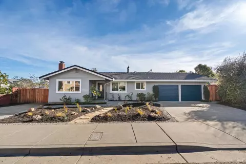 131 Healdsburg Ave, Cloverdale, CA 95425