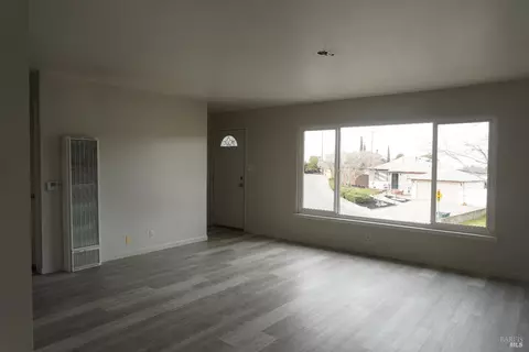 Living - 1115 Sereno Dr, Vallejo, CA 94589 photo 3 of 5