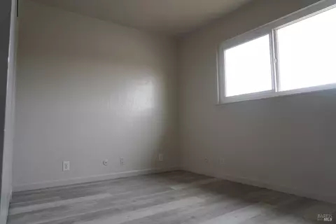 Bedroom - 1115 Sereno Dr, Vallejo, CA 94589 photo 6 of 9