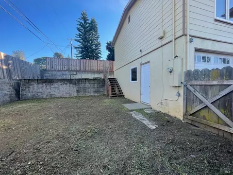 Exterior - 1115 Sereno Dr, Vallejo, CA 94589 photo 5 of 6