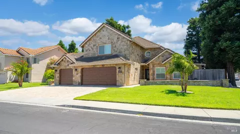 648 Forest Ridge Ln, Vacaville, CA 95687