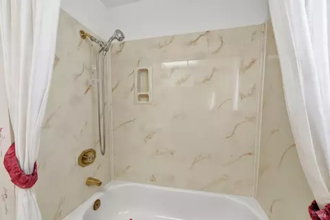 Bath - 979 Sandalridge Ct, Milpitas, CA 95035 photo 4 of 5