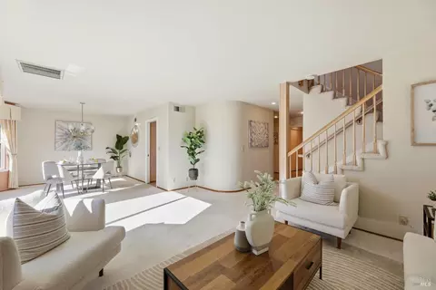 Living - 979 Sandalridge Ct, Milpitas, CA 95035 photo 2 of 2