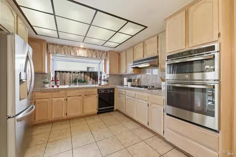 Kitchen - 979 Sandalridge Ct, Milpitas, CA 95035 photo 1 of 3