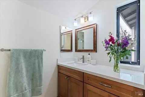 Bath - 1782 Devonshire Dr, Benicia, CA 94510 photo 1 of 5