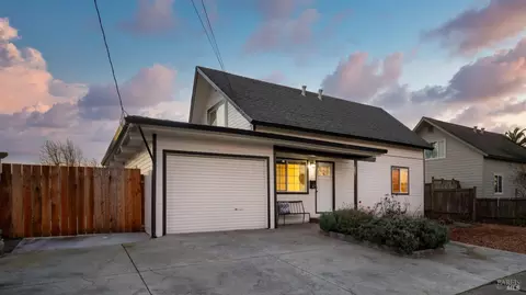 21 Alta Dr, Petaluma, CA 94954