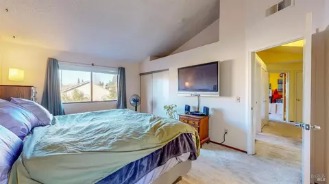 Bedroom - 933 Bond Pl, Windsor, CA 95492 photo 3 of 4