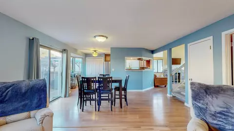 Dining - 933 Bond Pl, Windsor, CA 95492 photo 1 of 3