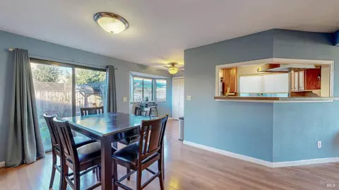Dining - 933 Bond Pl, Windsor, CA 95492 photo 3 of 3