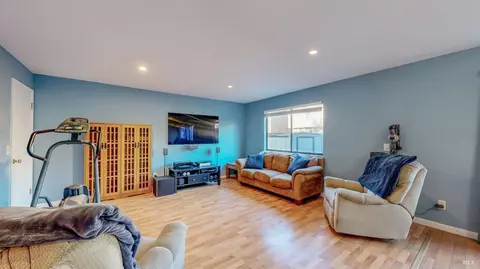Other - 933 Bond Pl, Windsor, CA 95492 photo 4 of 15