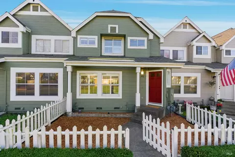 1816 Downing St, Petaluma, CA 94954