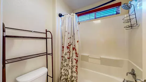 Bath - 3826 Danbury Way, Fairfield, CA 94533 photo 7 of 9