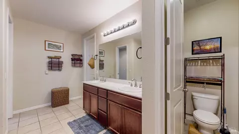 Bath - 3826 Danbury Way, Fairfield, CA 94533 photo 2 of 9