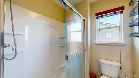 Bath - 3826 Danbury Way, Fairfield, CA 94533 photo 9 of 9