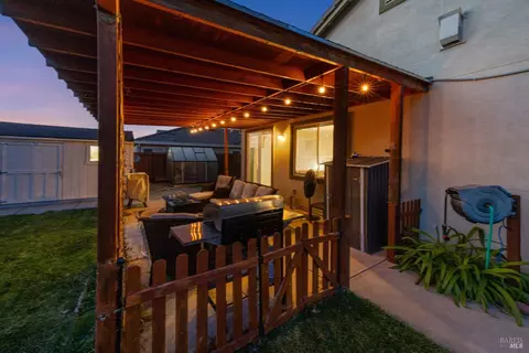Exterior - 3826 Danbury Way, Fairfield, CA 94533 photo 8 of 14
