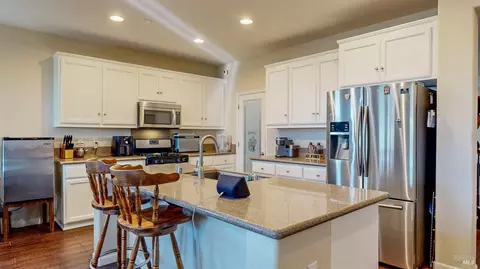 Kitchen - 3826 Danbury Way, Fairfield, CA 94533 photo 3 of 4