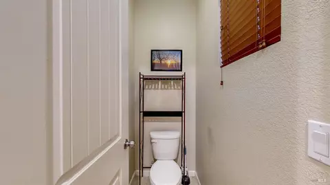 Bath - 3826 Danbury Way, Fairfield, CA 94533 photo 5 of 9