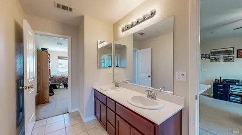 Entry Way - 3826 Danbury Way, Fairfield, CA 94533 photo 4 of 4