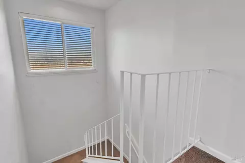 Entry Way - 61 Parrott St, Vallejo, CA 94590 photo 4 of 5