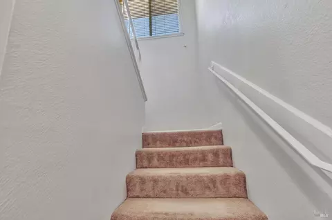 Entry Way - 61 Parrott St, Vallejo, CA 94590 photo 2 of 5