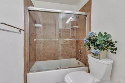 Bath - 61 Parrott St, Vallejo, CA 94590 photo 5 of 5