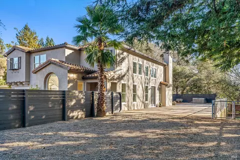 40 Lexington Ct, Napa, CA 94559