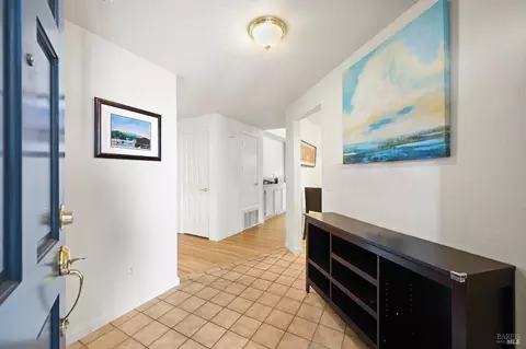 2111 Stonefield Ln, Santa Rosa, CA 95403