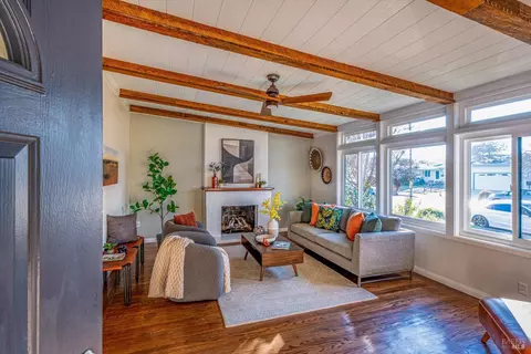 702 Greenbach St, Napa, CA 94559
