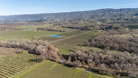 4900 Old River Rd, Ukiah, CA 95482 photo 2