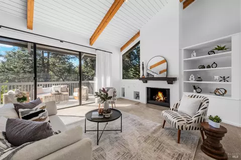 346 Deer Hollow Dr, Napa, CA 94558