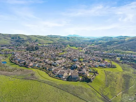 View/Area - 8356 Bennington Ct, Vallejo, CA 94591 photo 3 of 6