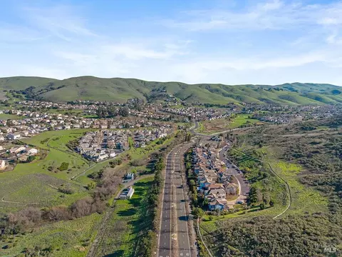 View/Area - 8356 Bennington Ct, Vallejo, CA 94591 photo 2 of 6